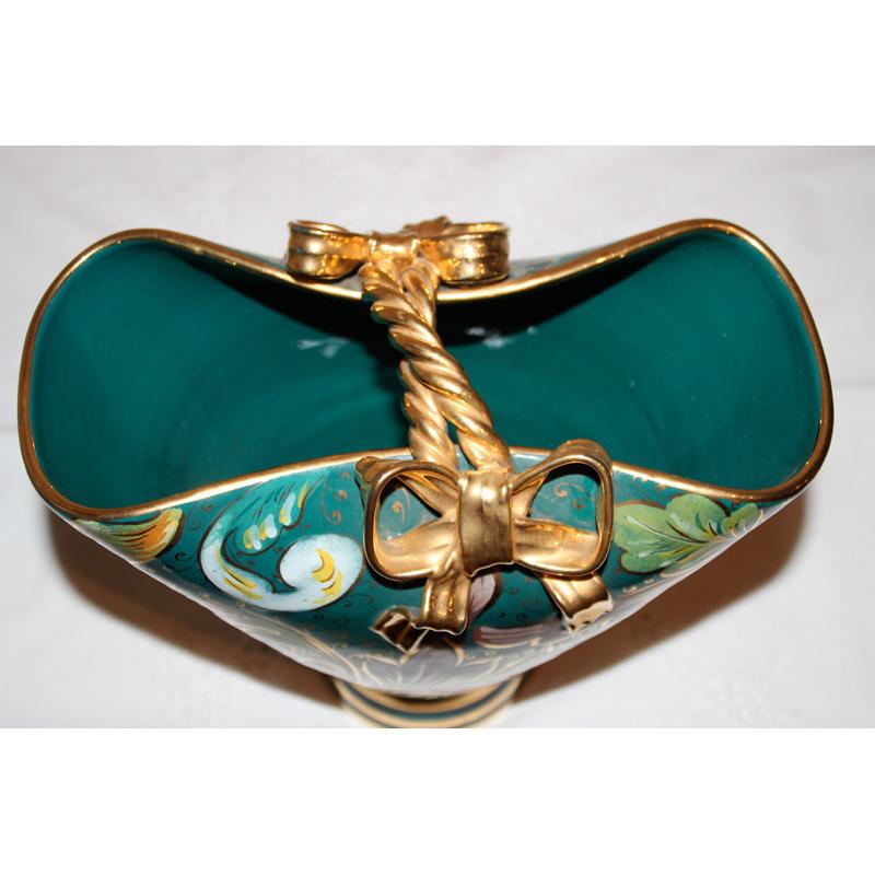 Click here to see larger version of this photo Click here to see larger version of this photo